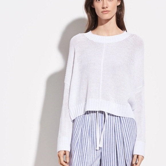 Vince Tops - Vince Front Seam Cotton Top- so cute with flier white pants or jeans.💕